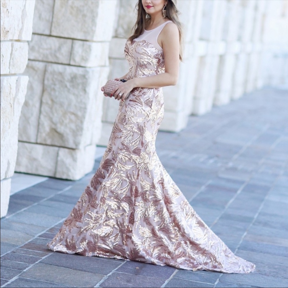 Adrianna-Papell sequins low back rose gold sleeveless long gown - Picture 1 of 7